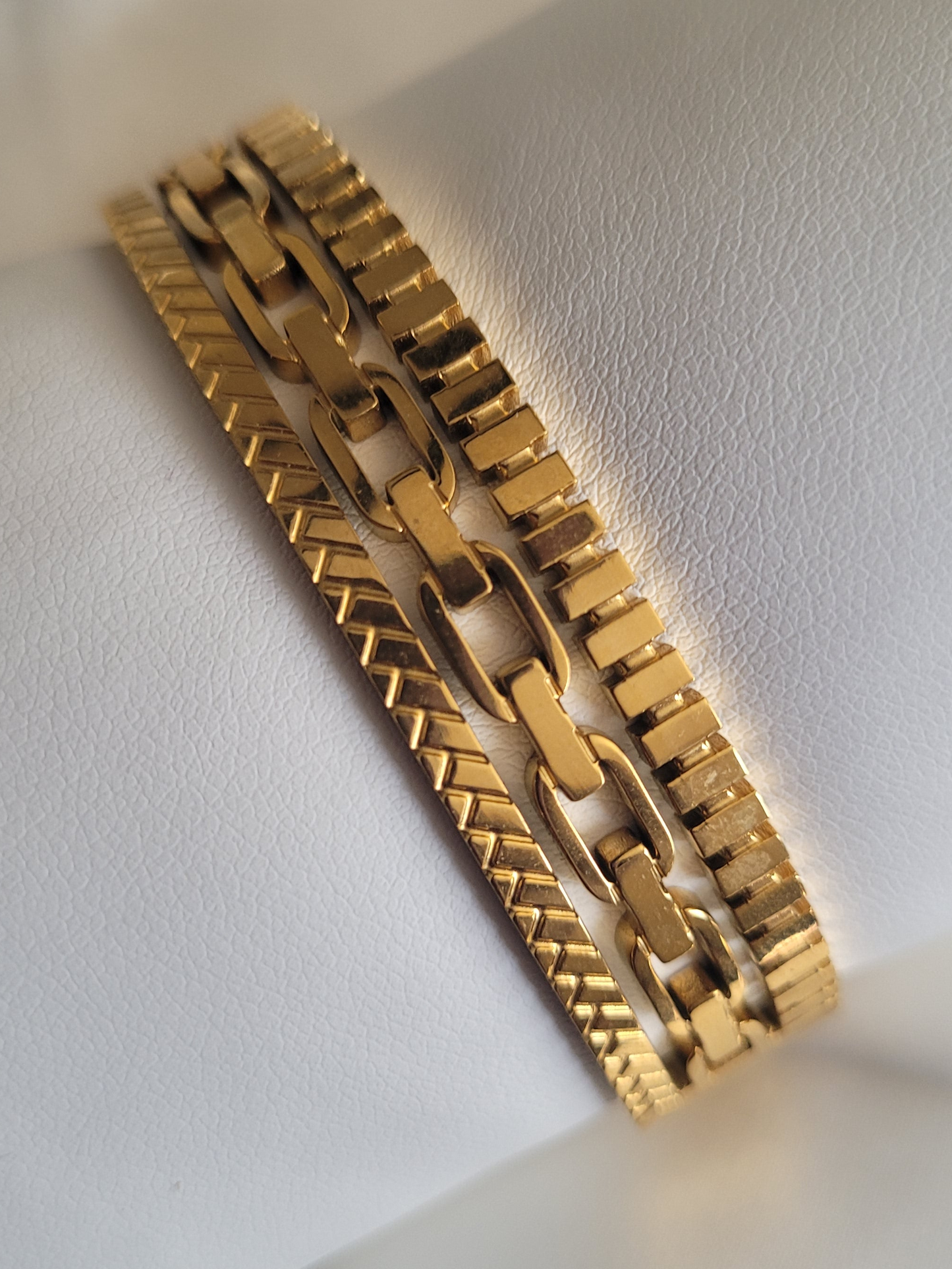 18K Gold Chunky Bangle ARDEINAL