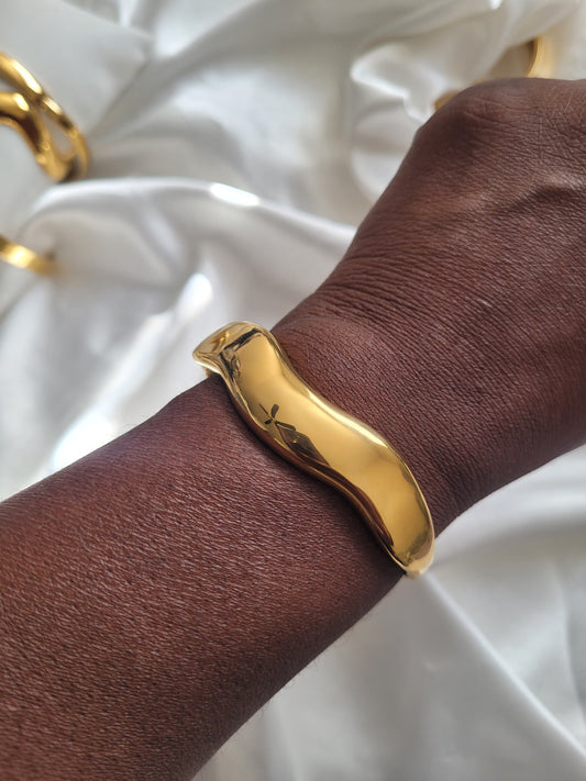 Chunky Gold Wave Bangle