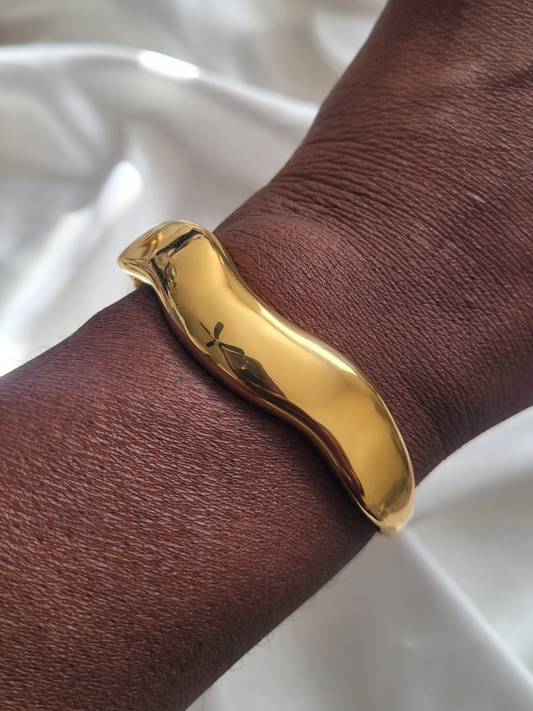 Chunky Gold Wave Bangle ARDEINAL