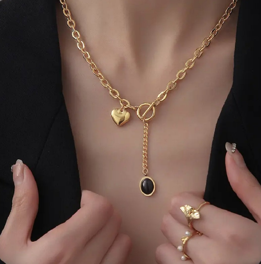 Heart and Black Stone Charm Necklace DIEYURO