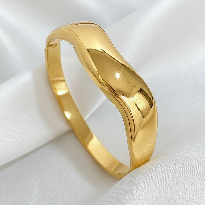 Chunky Gold Wave Bangle ARDEINAL
