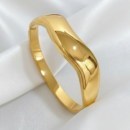 Chunky Gold Wave Bangle ARDEINAL