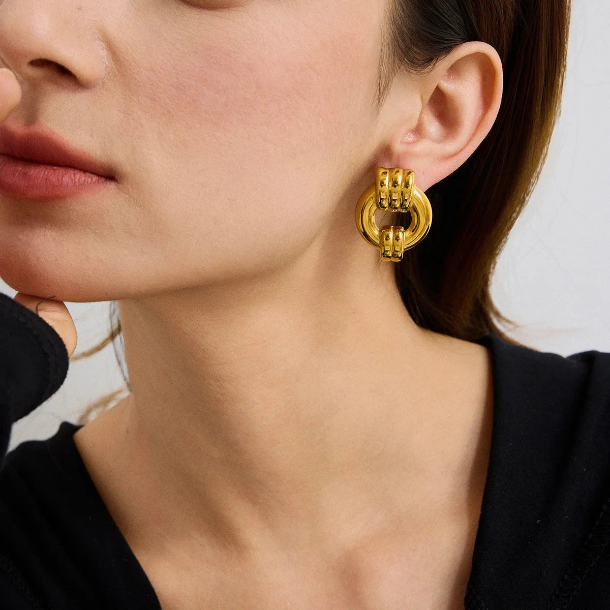 Stainless Steel Metal Round Twist Knot Stud Earrings for Women Individualistic Versatile Waterproof Fashion Jewelry Gift ARDEINAL