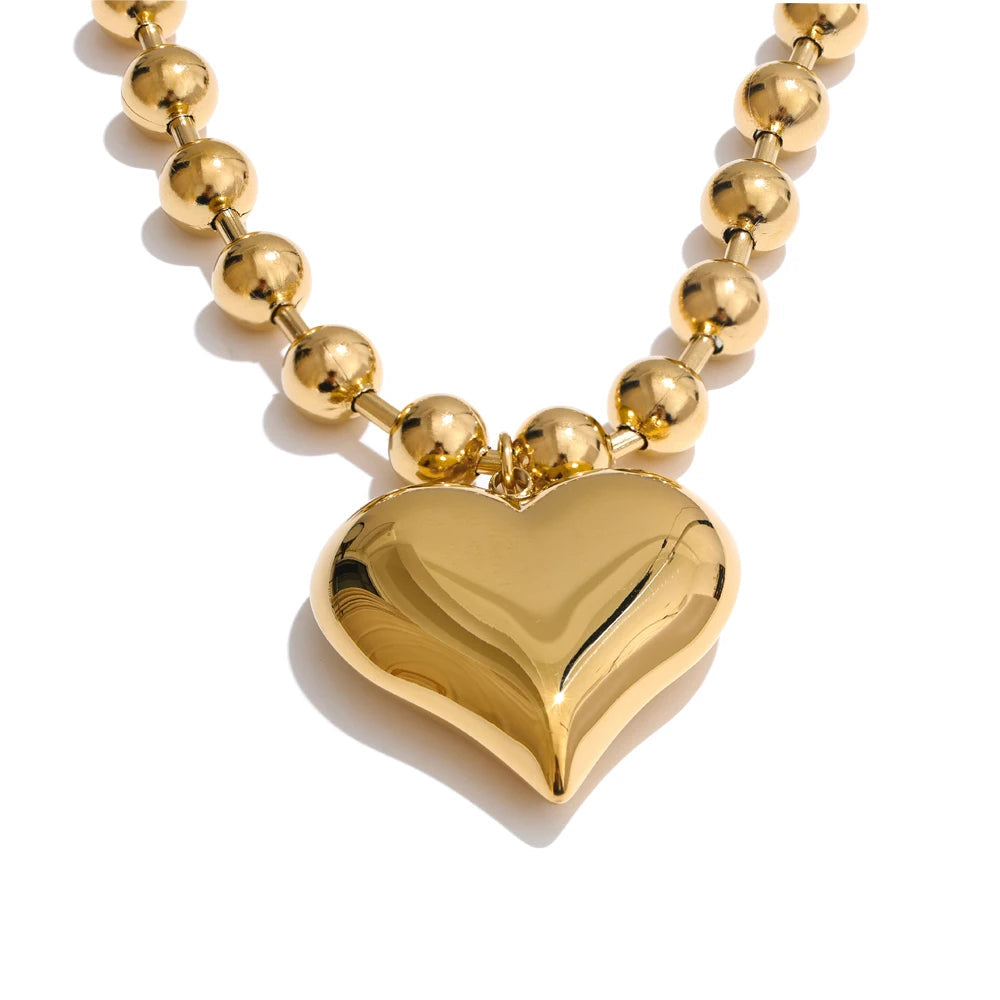 18K Gold Plated Chunky Heart Necklace front view – large heart pendant on chunky gold-plated chain