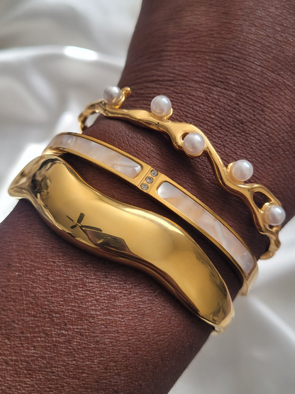 Chunky Gold Wave Bangle ARDEINAL