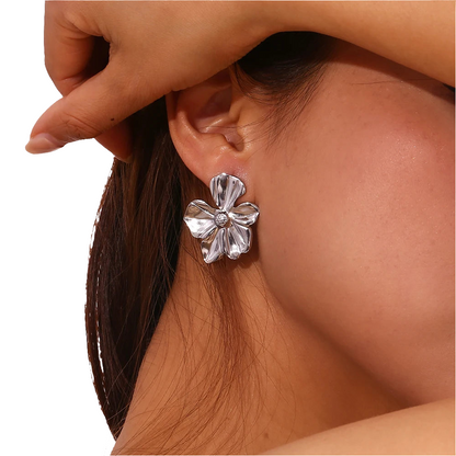 Fashion jewelry silver flower-shaped earring 