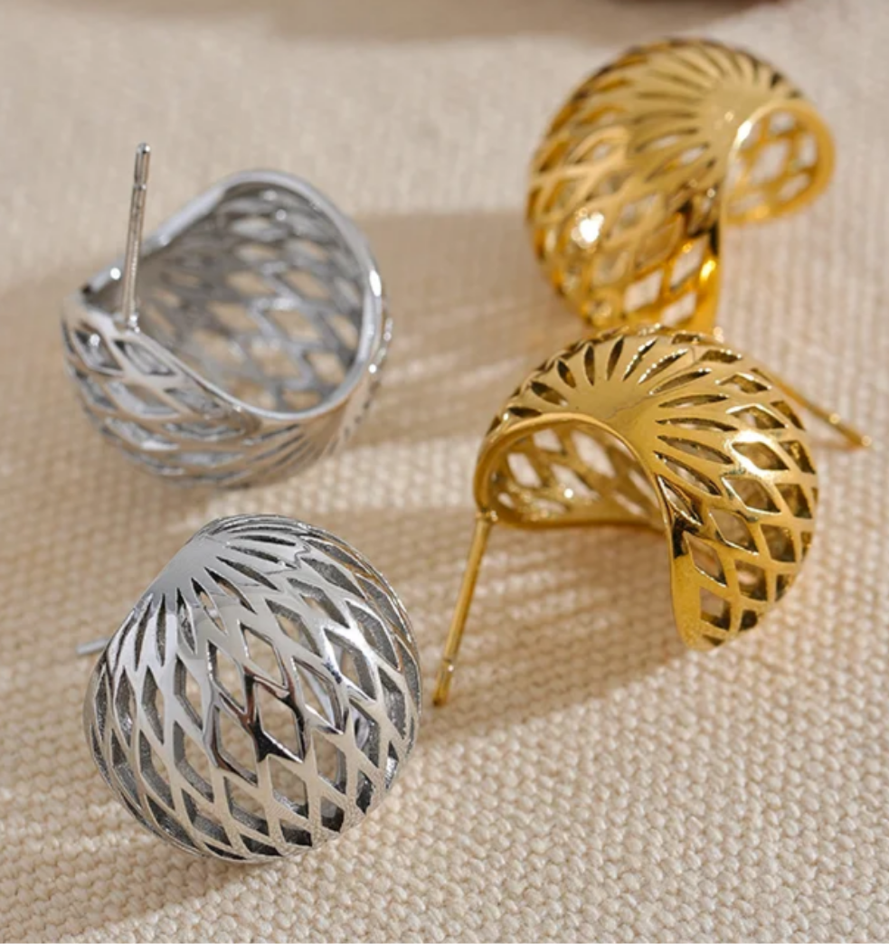 Lillian Hollow Earrings Yhpup