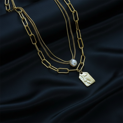 Layla Pearl Portrait Necklace ARDEINAL