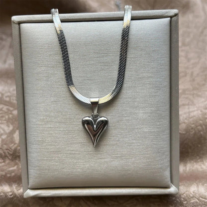 Annalise Heart Necklace NoEnName_Null