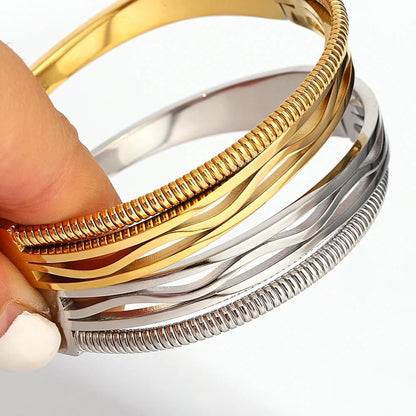 Minimalist Chain Wave Cuff Greatera