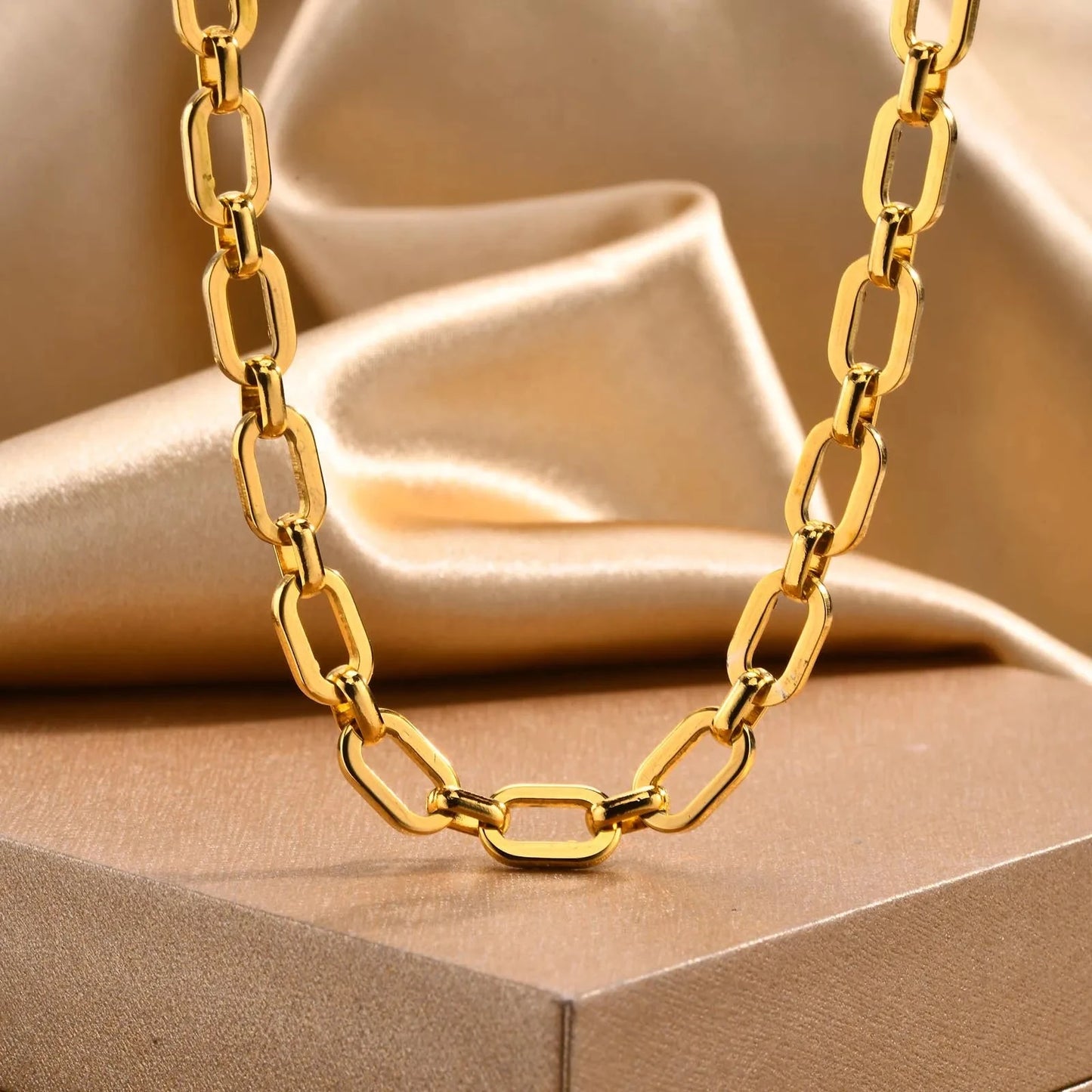 Chunky Paper Clip Chain Meaeguet