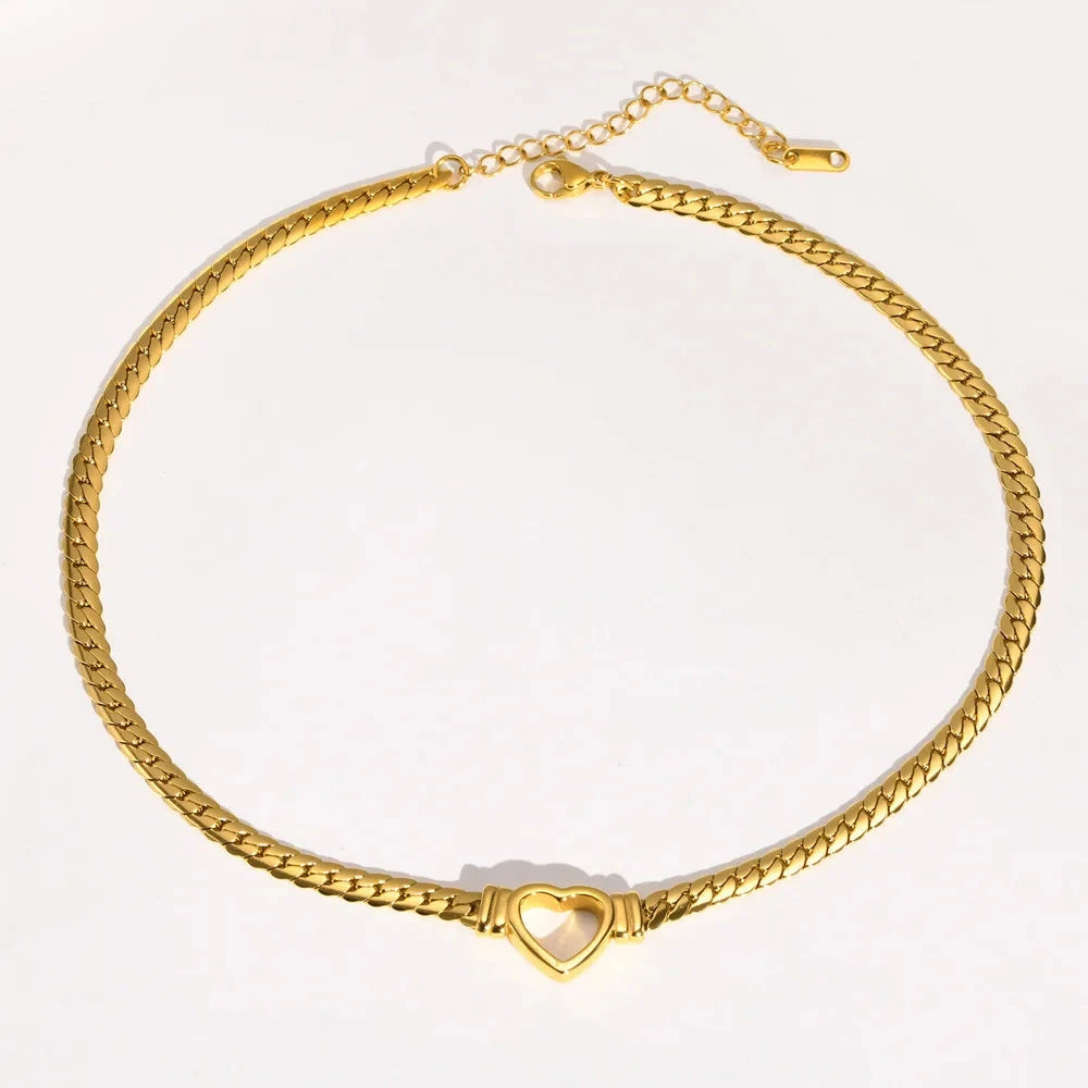 Ciara Open Heart Necklace Meaeguet