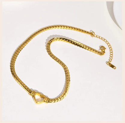 Ciara Open Heart Necklace Meaeguet