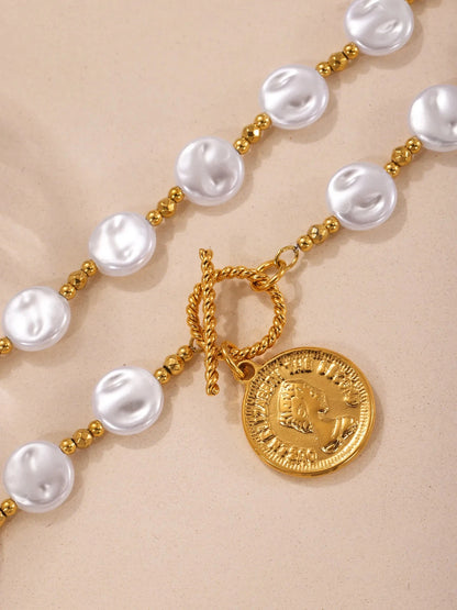 Close-up of Vintage Pearl Beaded Necklace freshwater pearl texture and gold plating detail.