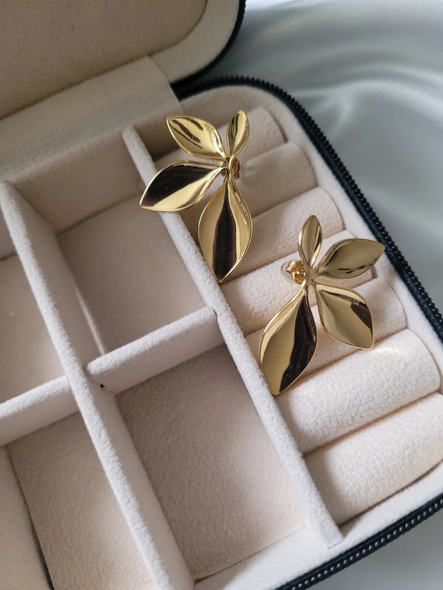 Leaf Flower Stud Earrings Yhpup