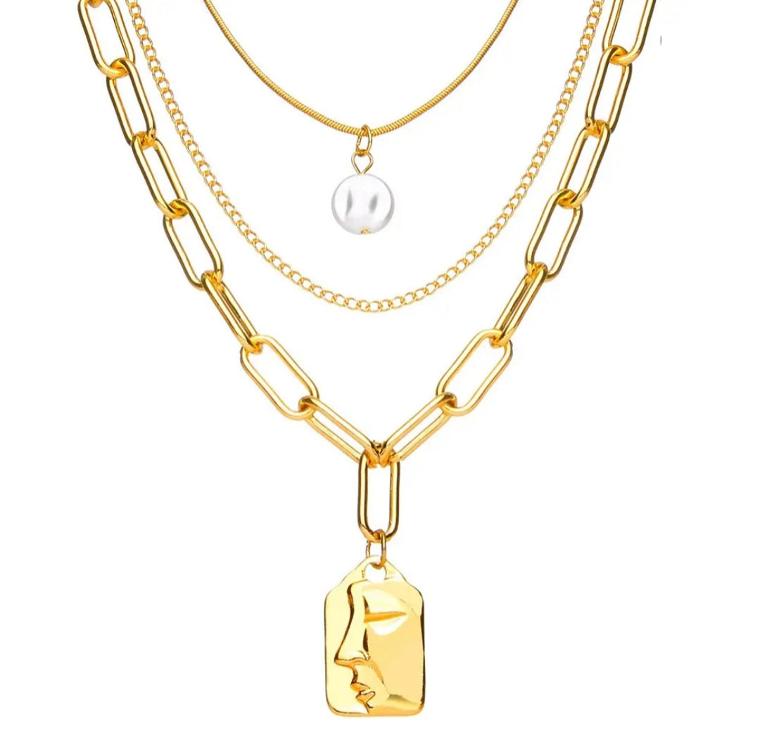 Layla Pearl Portrait Necklace ARDEINAL