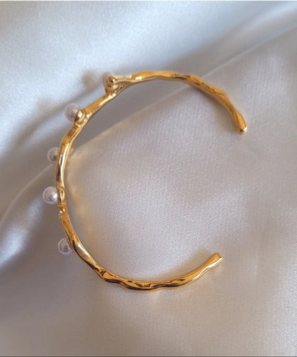 Aurelian Pearl Cuff Yhpup
